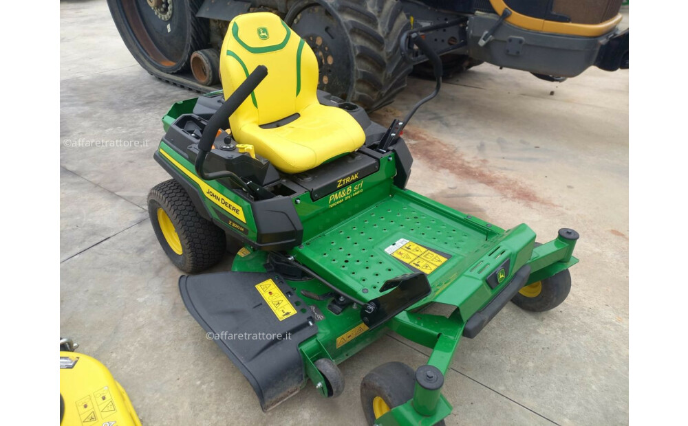 JOHN DEERE Z320M Usato - 2