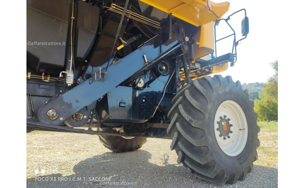 New Holland CL 560 4WD Usato - 7