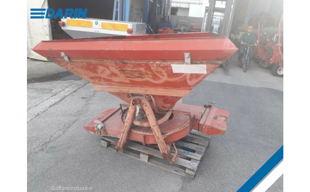 Spandiconcime Lely Lt 600 - 1