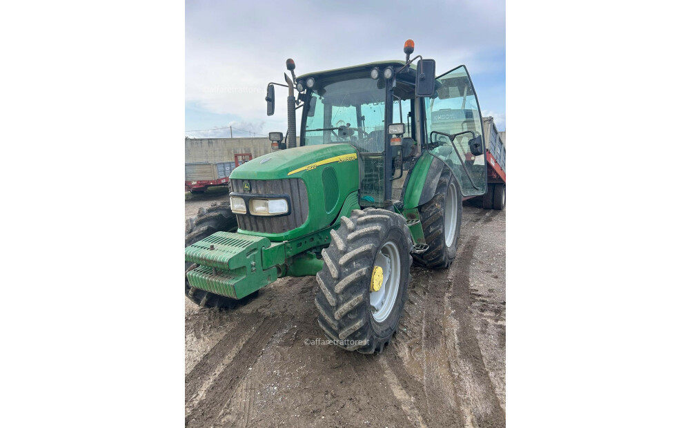 John Deere 5820 Usato - 1