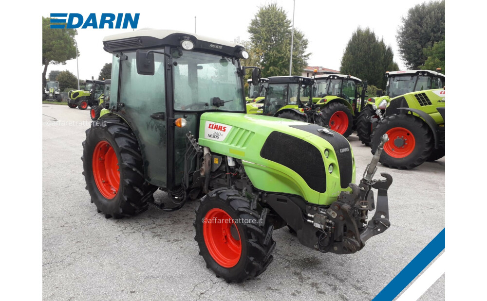 Trattore CLAAS NEXOS 240 VL / 958 - 1