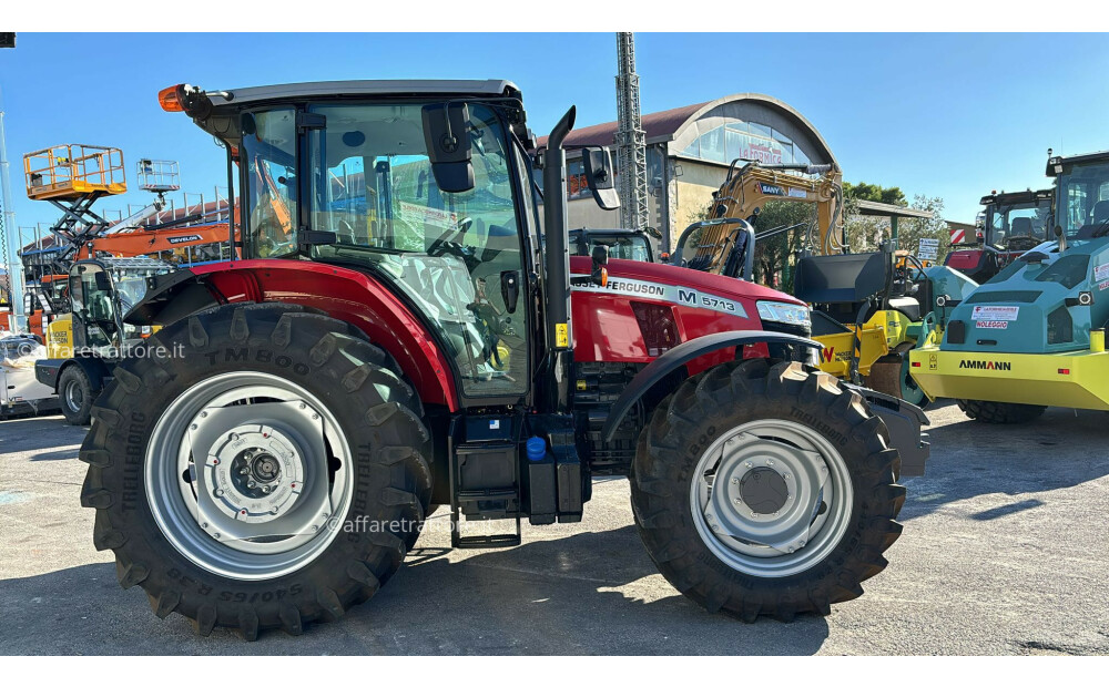 Massey Ferguson 5713 - 5