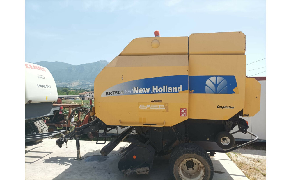 New Holland BR 750 A crop cutter Usato - 1