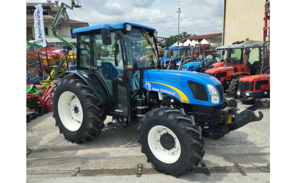 New Holland T4050 Usato - 1