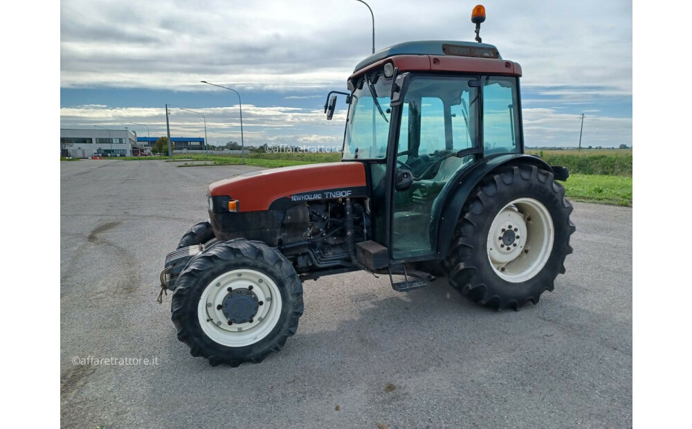 New Holland TN90F Usato - 2