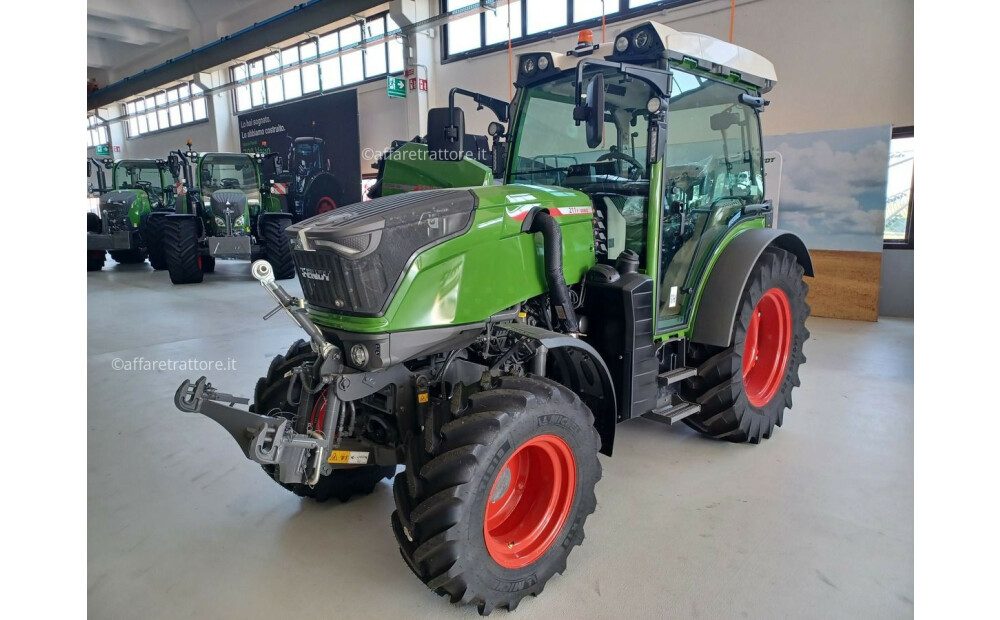 Fendt 211F Usato - 2