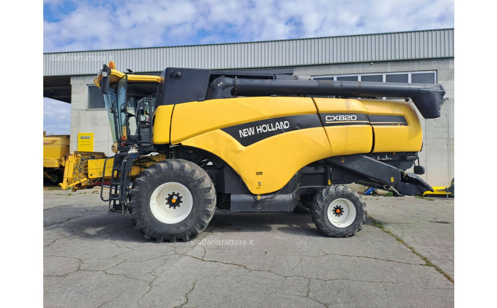 3312660009 Mietitrebbia New Holland CX820 - 6