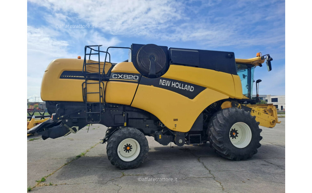 3312660009 Mietitrebbia New Holland CX820 - 4