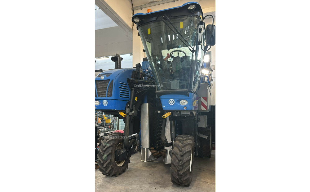 Vendemmiatrice New Holland Braud 6070VL - 2