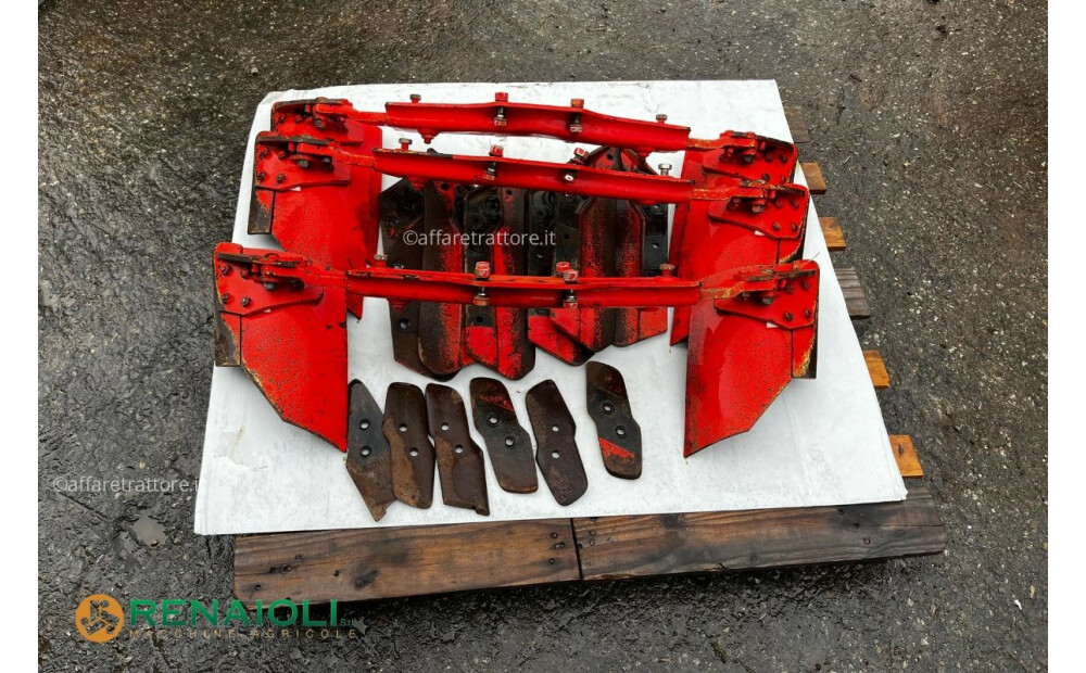 Kuhn ARATRO REVERSIBILE TRIVOMERE MULTIMASTER 112 KUHN (TR11068) Usato - 7