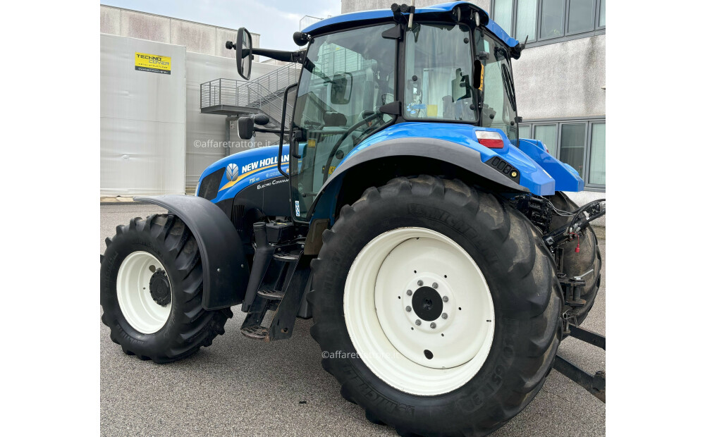 New Holland T5 Electro Command Usato - 2