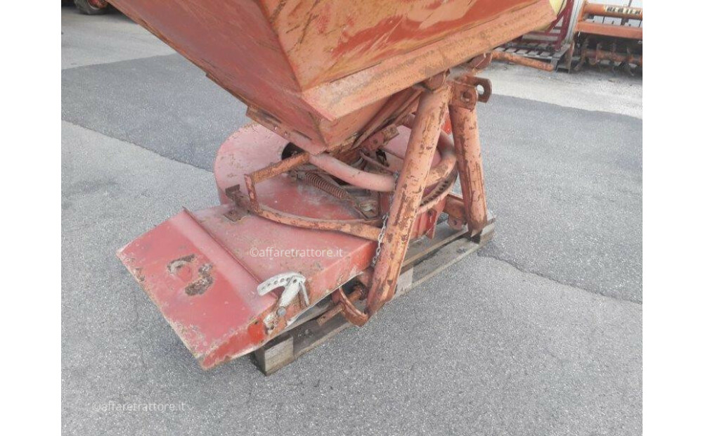 Spandiconcime Lely Lt 600 - 5