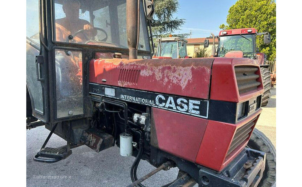 Case IH International 733 Usato - 9