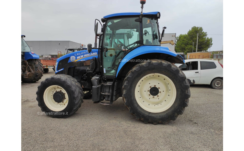 Trattore usato New Holland T5 105 - 2