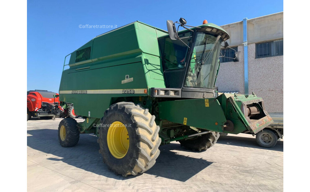 John Deere 2258 HILLMASTER Usato - 2