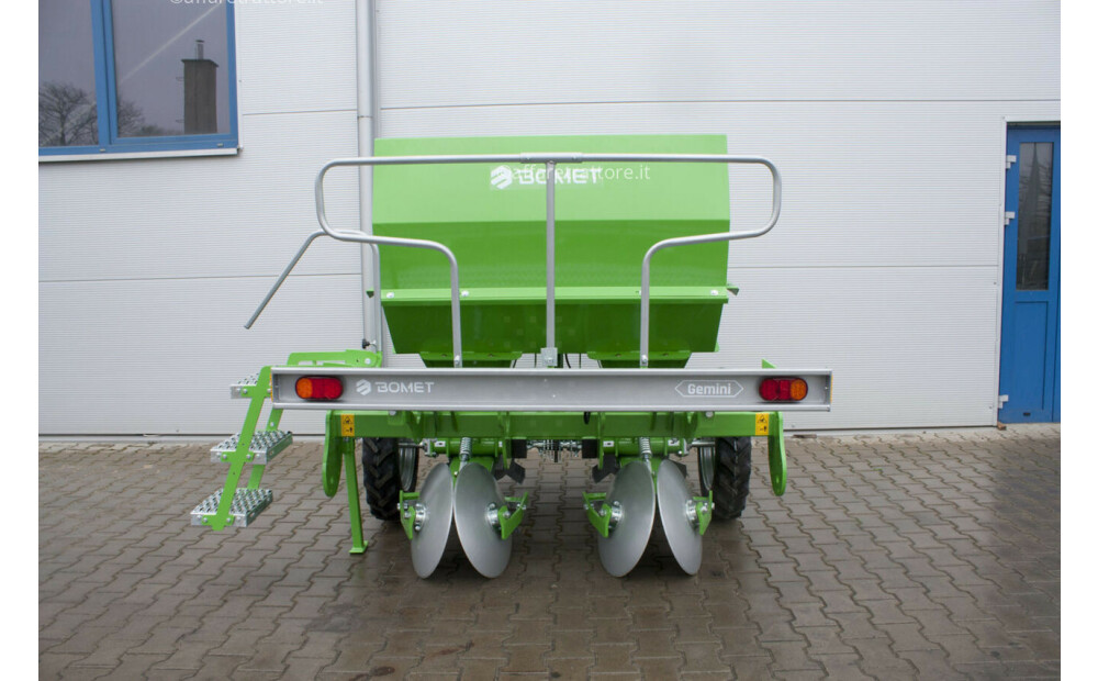 Bomet Kartoffelpflanzmaschine / Potato planter / Planteuse / Piantapatate / Grada de discos / Сажалка автоматическая / Sadzarka do ziemniaków Nowy - 6