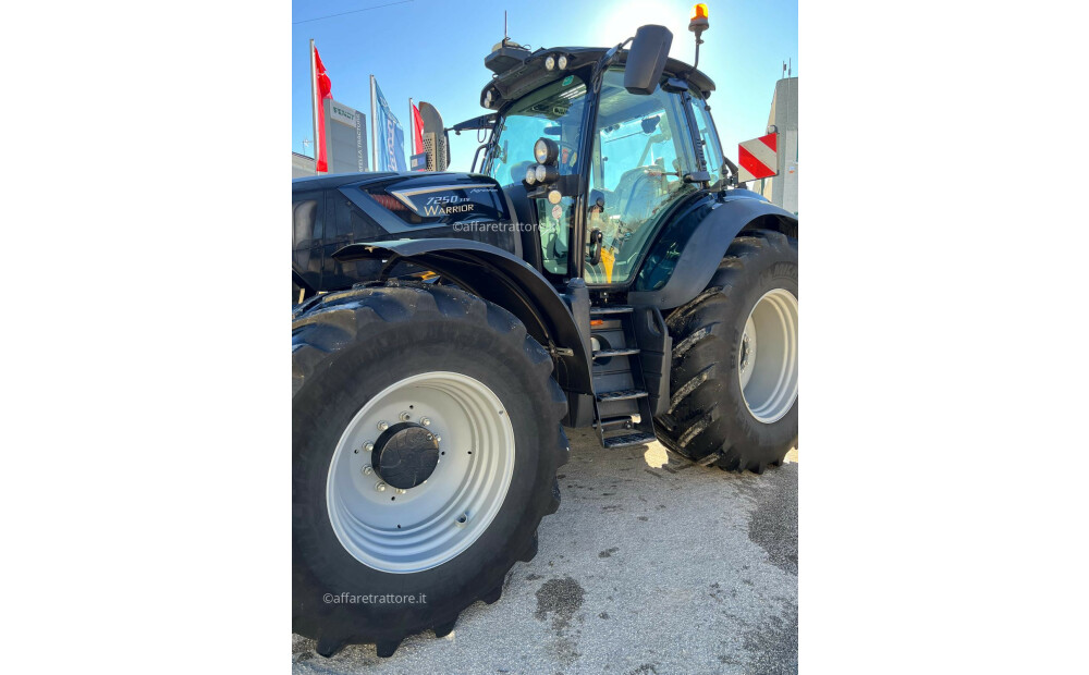 Deutz-Fahr AGROTRON TTV 7250 Usato - 3