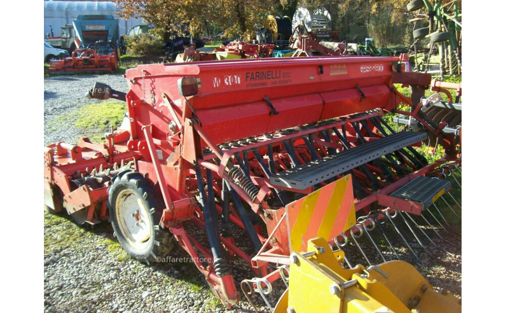 Gaspardo M 300 F23 + Kuhn HR 3003 D Usato - 3