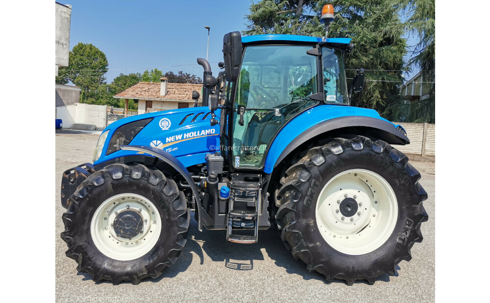 New Holland T5.120 Electro Command Usato - 12