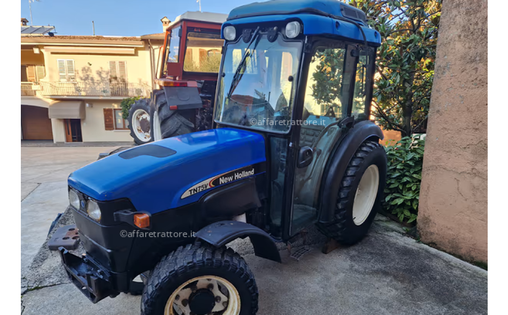 New Holland TNV 75 Usato - 1